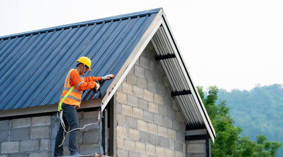 Professional gutter cleaning in De Kalb, TX